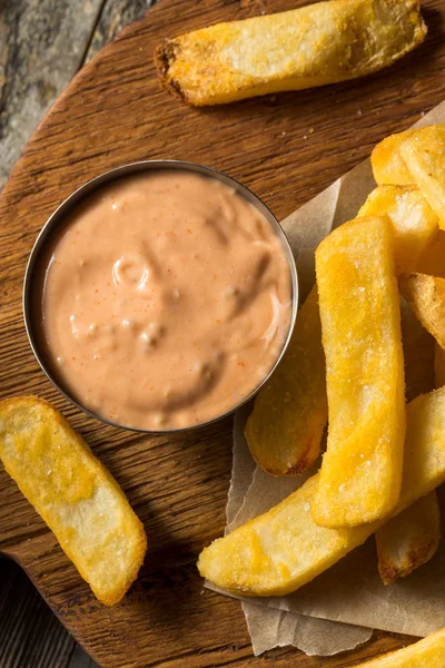 Idaho Fry Sauce med pommes frites — Stockfoto