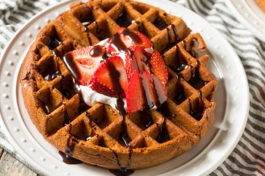 Ev yapımı Koyu Çikolatalı Waffle