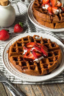 Ev yapımı Koyu Çikolatalı Waffle