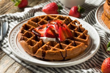 Ev yapımı Koyu Çikolatalı Waffle