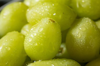 Organik çiğ Yeşil üzüm