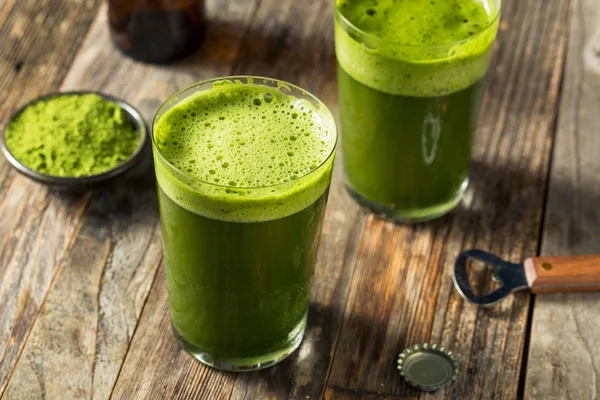 Hemmagjord grön matcha öl — Stockfoto