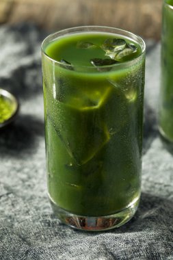 Ev yapımı buzlu kibrit içeceği