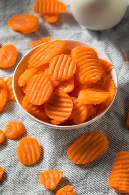 Çiğ Turuncu Organik Havuç Çipleri