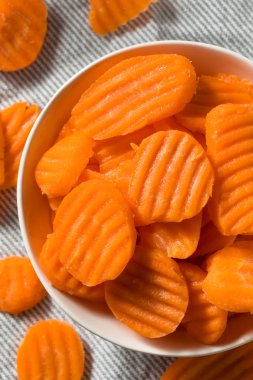 Çiğ Turuncu Organik Havuç Çipleri