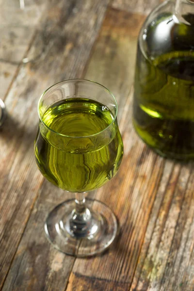 Органический зеленый Chartreuese Liqueur — стоковое фото