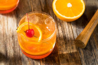 Ev yapımı Wisconsin Brandy Eski moda Kokteyl