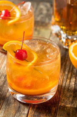 Ev yapımı Wisconsin Brandy Eski moda Kokteyl