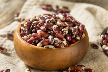 Çiğ Kırmızı Organik Sığır Fasulyesi