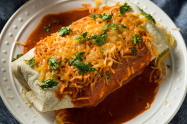 Ev yapımı Baharatlı Boğulmuş Biftek Burrito