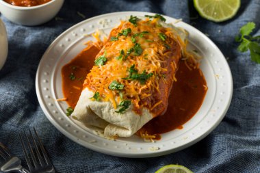 Ev yapımı Baharatlı Boğulmuş Biftek Burrito