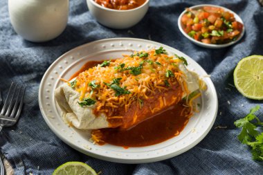 Ev yapımı Baharatlı Boğulmuş Biftek Burrito