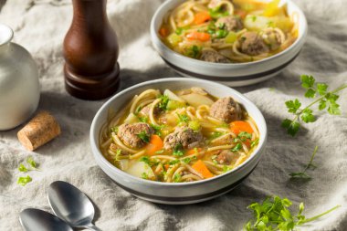 Ev yapımı Sopa La Minuta Köfte Çorbası