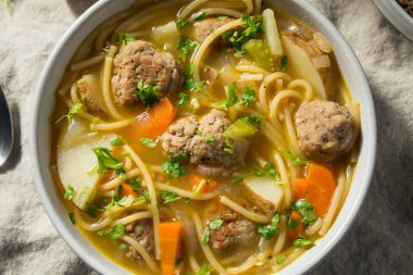 Ev yapımı Sopa La Minuta Köfte Çorbası