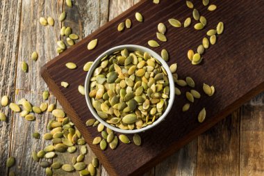 Çiğ Yeşil Organik Balkabağı Tohumu Pepitas