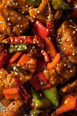 Ev yapımı Baharatlı Tavuk Szechuan