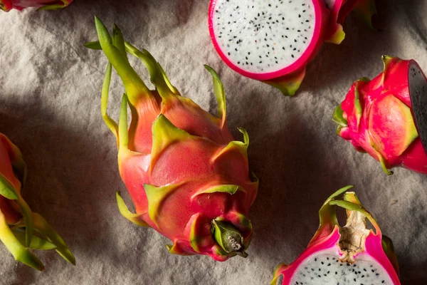 Frutta del drago biologica rosa cruda PItaya — Foto Stock