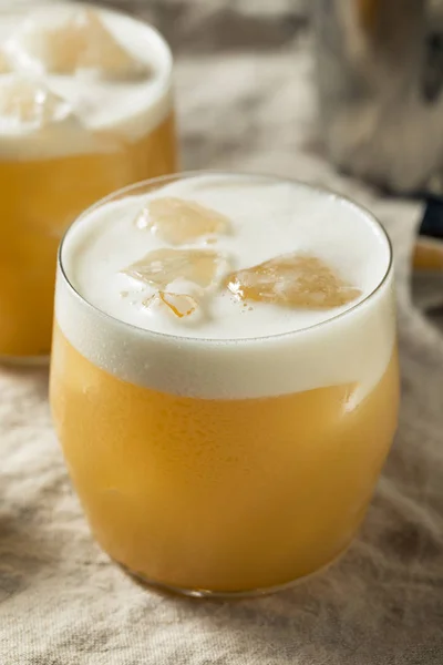 Alkoholischer Tequila Zitrone saurer Cocktail — Stockfoto