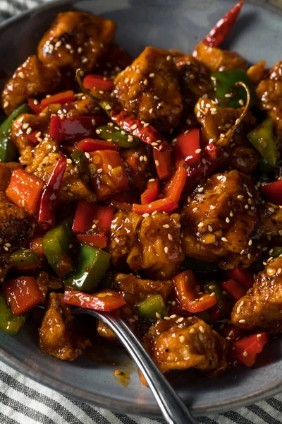 Hausgemachtes würziges Szechuan-Huhn — Stockfoto