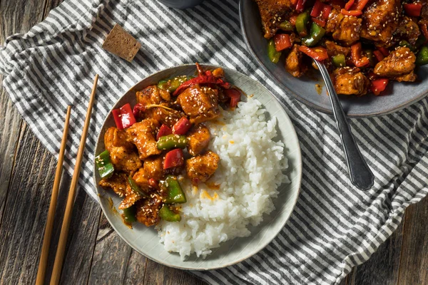 Pollo picante hecho en casa Szechuan —  Fotos de Stock