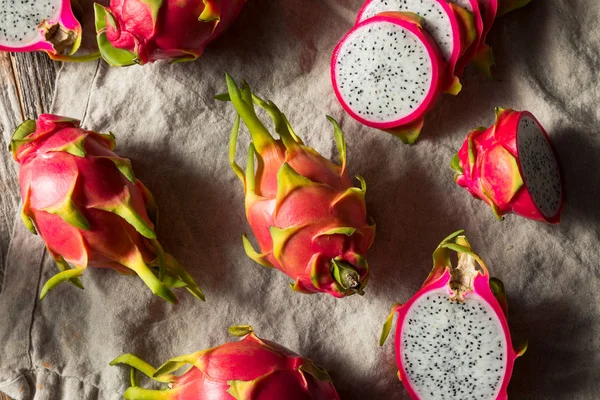 Fruta de dragão orgânica rosa crua PItaya Imagem De Stock