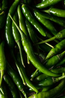 Çiğ Yeşil Organik Tayland Biberleri