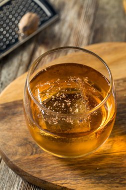 Ev yapımı Rom Tazeleyici Bumbo Kokteyli