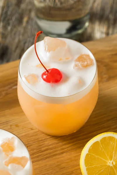 Cocktail aigre-vodka Raki rafraîchissant — Photo