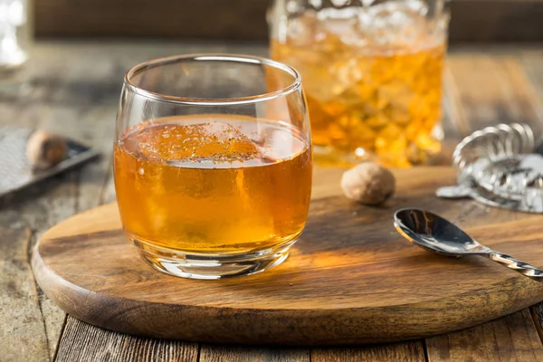 Caseiro refrescante Rum Bumbo Cocktail — Fotografia de Stock