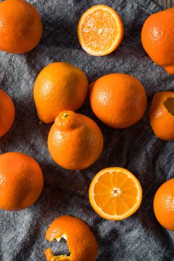 Çiğ Turuncu Organik Mineola Tangelo Meyvesi