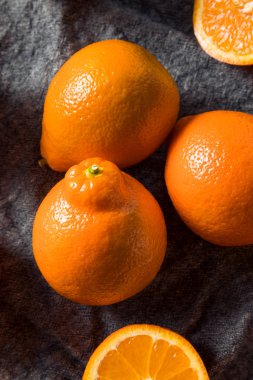 Çiğ Turuncu Organik Mineola Tangelo Meyvesi