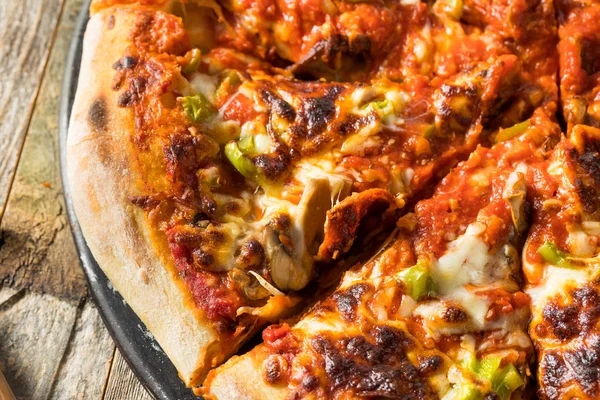 Zelfgemaakte Louisville Style Supreme Pizza — Stockfoto