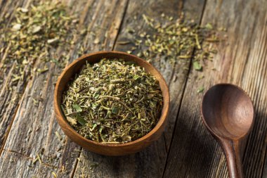 Kuru yeşil organik buket Garni bitkileri kasede