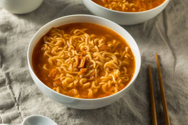 Tigela Macarrão Ramen Instantânea Picante Pronta Para Comer — Fotografia de Stock