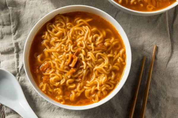 Ciotola Noodle Ramen Istantanea Piccante Pronta Mangiare — Foto Stock