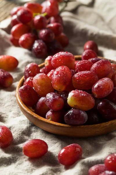 Raw Organic Red Grapes Bowl Ready Eat — стоковое фото