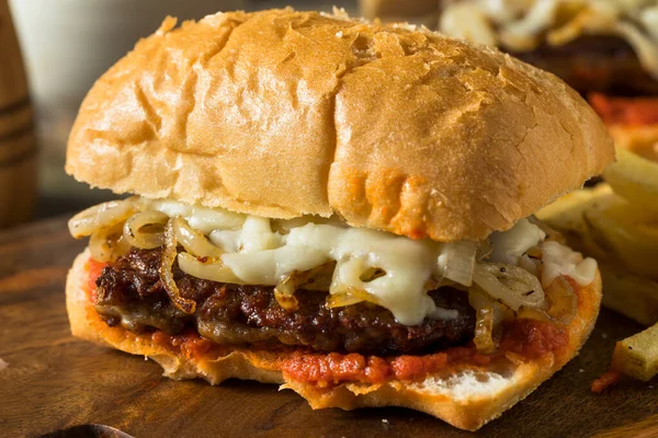 Sandwich Salchichas Cudighi Italiano Hecho Casa Con Salsa Mozzarella Tomate — Foto de Stock