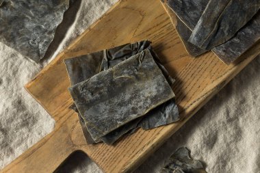 Çiğ Kurutulmuş Kombu Yosun Pişirmeye Hazır