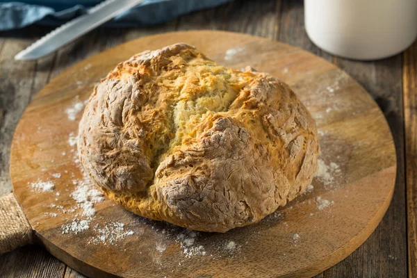 Саморобний Простий Ірландський Содовий Хліб Готовий Нарізати — стокове фото