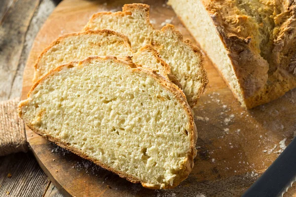 Домашний Простой Ирландский Содовый Хлеб Готовый Разрезанию — стоковое фото