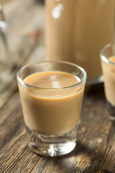 Zelfgemaakte Zoete Irish Cream Liquor Een Glas — Stockfoto