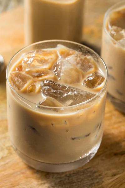 Sweet Boozy Irish Cream Mudslide Cocktail Con Ghiaccio — Foto Stock