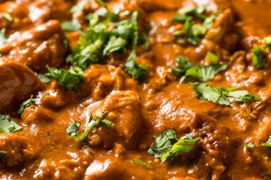Ev yapımı tavuk Tikka Masala ile Cilantro ve Sos
