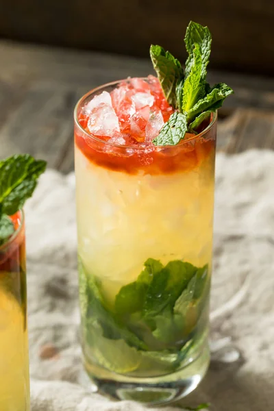 Alkoholischer Queens Park Swizzle Cocktail Mit Rum Und Minze — Stockfoto