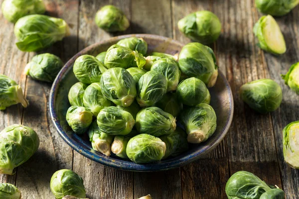 Germogli Bruxelles Verdi Biologici Crudi Una Ciotola — Foto Stock