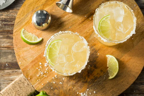 Frissítő Mexikói Tequila Margarita Lime Mal Sóval — Stock Fotó