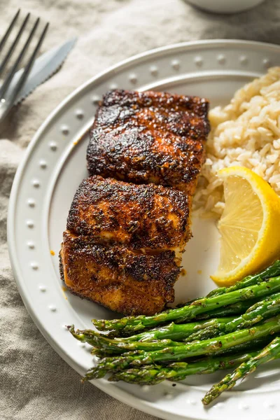 Zelfgemaakte Zwarte Mahimahi Witte Vis Met Asperges Rijst — Stockfoto