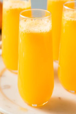 Portakal Suyu İçmeye Hazır Mimosa Şampanyası