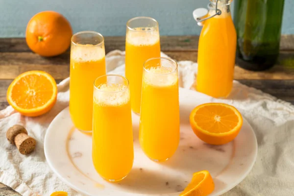 Boozy Champagne Mimosa Avec Jus Orange Prêt Boire — Photo