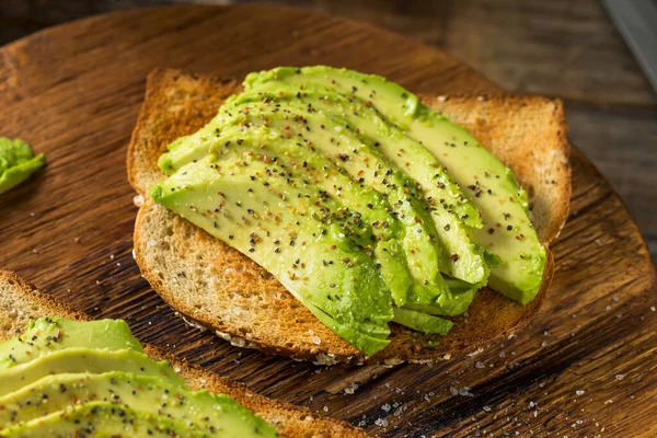 Tostadas Aguacate Caseras Saludables Con Sal Pimienta —  Fotos de Stock